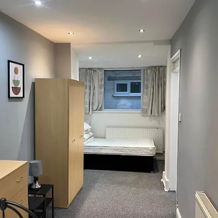 Spacious 3 Bedroom Ground Floor Flat Διαμέρισμα Λιντς