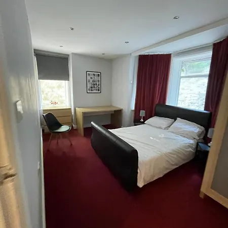 Διαμέρισμα Spacious 3 Bedroom Ground Floor Flat